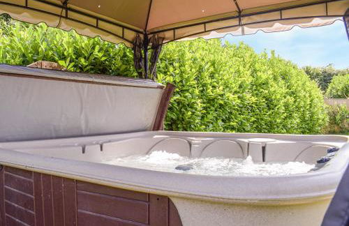 Hill View Lodge - Photo 23