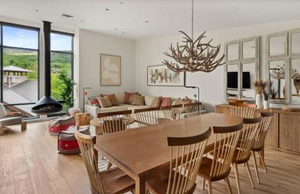 420 Lodge At Spruce Peak New Treehouse Unit 3 bed Sleeps 10 - Foto 1