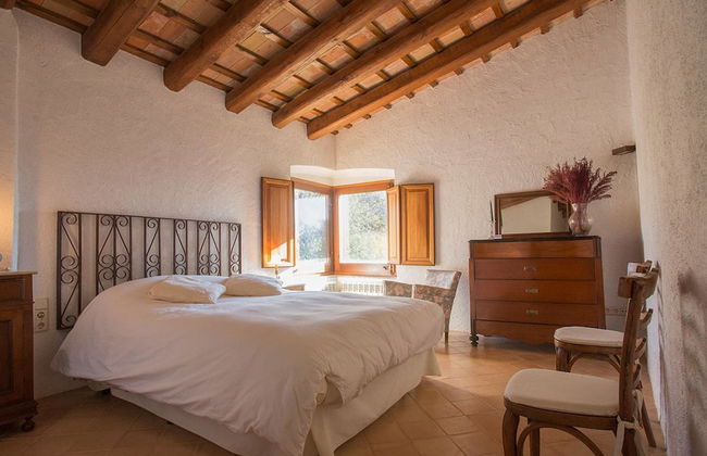 Traditional Estate From the XIV Century, With Swimming Pool - Photo 17