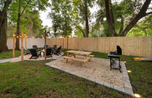 New-Dog Friendly,Hot Tub, Fire-pit, 1 mile to DTWN - Foto 56