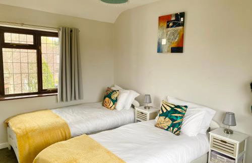 Riverside 4 Bedroom House Wraysbury Staines - Foto 21