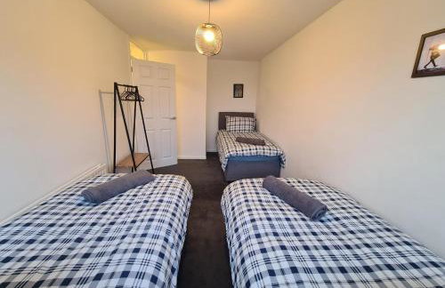 6 bed, sleeps 8, 1 Mile from New Cross Hospital, 10 mins from M6 Jct 10 & M54 Jct 1 - Foto 7