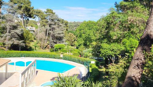 Évasion à deux, domaine prestigieux, jacuzzi et parking privés, piscine - Foto 4