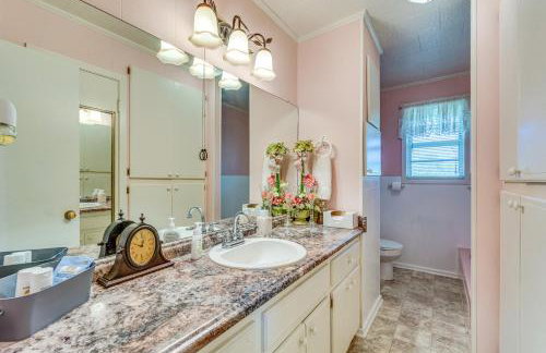 Delaware Vacation Rental Walk to Lake Dardanelle! - Foto 14