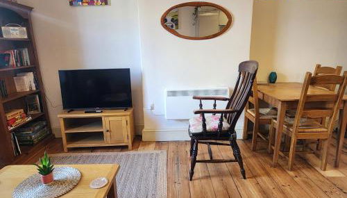 Central Gloucester Self-Catering Flat - A Hidden Gem - Foto 5