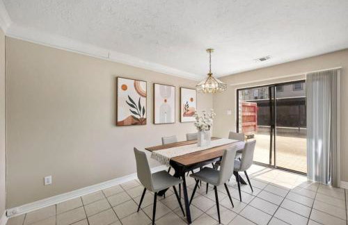 Modern Montrose Townhome Sleeps 10 Walk to Dining & Downtown - Foto 24