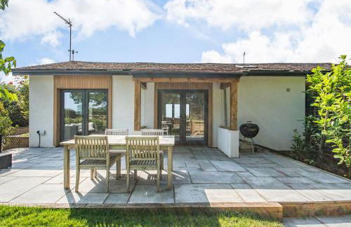 The Paddock - Photo 2