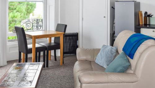 Solent Charm - Photo 4