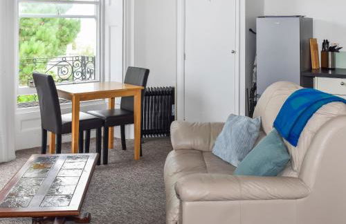 Solent Charm - Photo 4