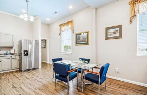 Penthouse on Claiborne - Foto 3