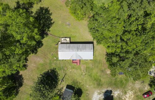 Spacious 2BR Retreat-10 minutes to the Beach! Pet Friendly! - Foto 44