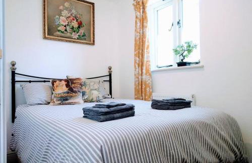 TAIL END: Bijoux Broads & Beach Base! Now with TV! - Photo 10