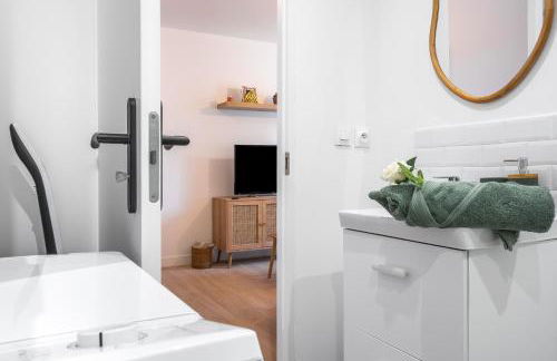 L'écrin des Bois - Proche aéroport Beauvais, Chantilly, forêt de Hez-Froidmont, parking public gratuit, Wifi & Netflix - Foto 9