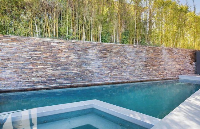 Hollywood Overlook by Avantstay Private Pool + Hot Tub Panoramic Views - Photo 20