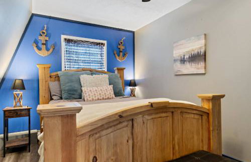 Douglas Lake Cabin with Hot Tub, Golf & Marina Views - Photo 16