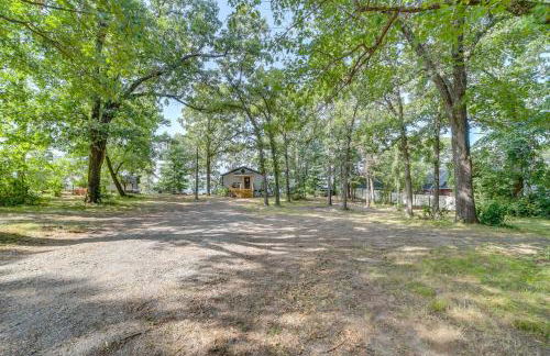 Private Hot Tub and Dock Lakefront Grove Retreat! - Foto 28