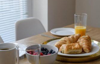 Modern Central 2 Bed Apartment with Parking - Foto 3