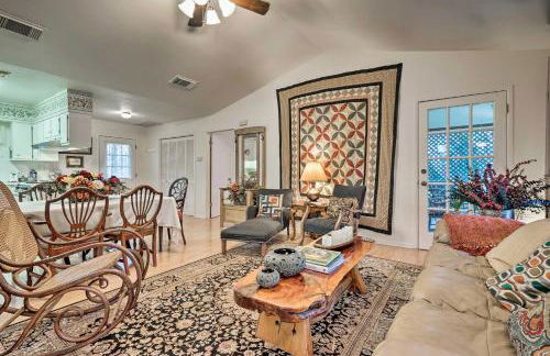 Riverfront Martindale House with 2 Covered Decks - Foto 7