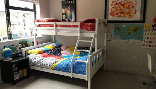 Large, modern, light, open plan designer house - Foto 3