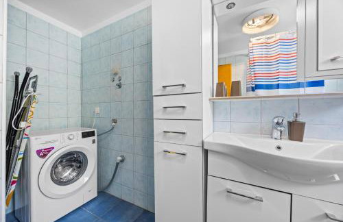 Villa Andrea for 17 people with private 40 m2 pool & pet friendly near Poreč - Photo 29