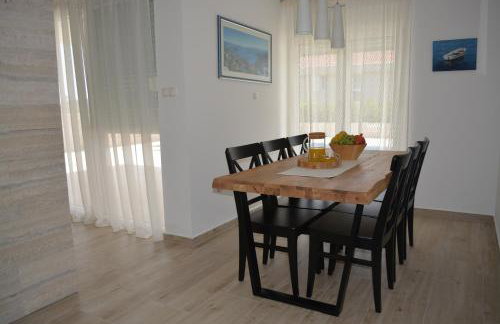 Villa Antea - modern house with pool - Foto 23