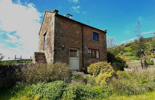 The Little Barn at Roache House Farm - Photo 1