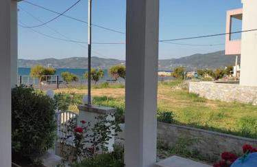 Modern house by the sea - Photo 4