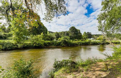 Sylva Riverfront Cabin Near WCU Pet-Friendly! - Foto 32