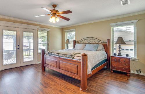 Waterfront Retreat with Dock on Cedar Creek Lake! - Foto 12