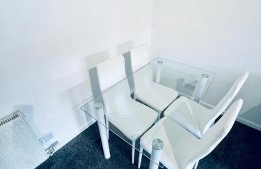 Modern 2 Bedroom Apartment With Free Parking - Foto 7