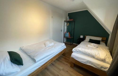 stylische Unterkunft für Firmen und Gruppen- Herzlich willkommen -Einzelbetten,Nahe Ulm, 3 Schlafzimmer - Foto 2