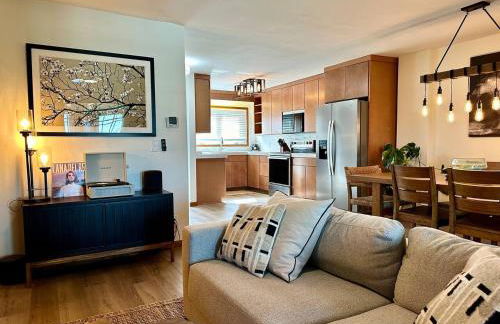 4BR Omaha Townhome | Perfect for Groups - Foto 6