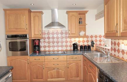 Sheep Dip Cottage - 5* Cyfie Farm, with log burner and private hot tub - Foto 10