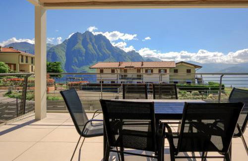 Costa Blu-Pool and Terrace with Lake View - Foto 31