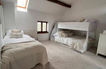 Oak Barn-ideal for Nec,Hs2,BHX,family gatherings - Foto 38