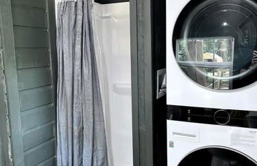 Rustic, Pet Friendly Cabin on the Hudson River, Perfect for a Glamping Weekend in the Adirondacks - Foto 23