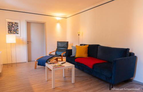 FEWO am Schwanseebad mit Garten - Ruhig, Familienfreundlich und Zentrumsnah - Foto 4