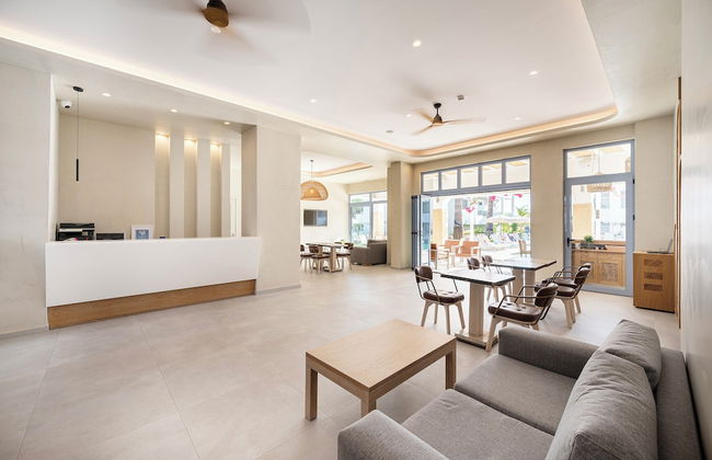 Mythos Suites Hotel - Photo 2