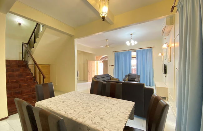 OYO 90199 Homely&cozy House - Foto 2