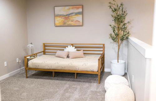 North End blue -Hot Tub - Fire Pit - Downtown -4BR - Photo 67