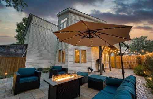 Patio Paradise Stylish 3BR Home with Gaming Room - Photo 6