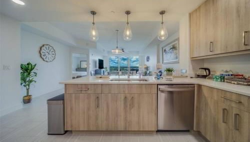 Luxury Waterfront Penthouse with Amenities and Services - Foto 3