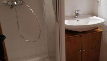 Adret - Foto 3, Shower