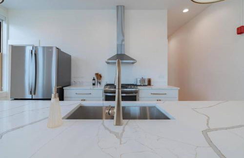 'Condo A' Gallery Suite - Downtown Marion - Foto 6