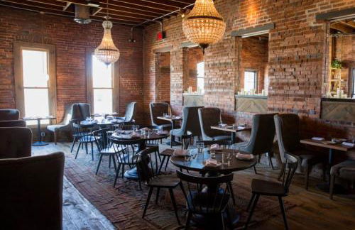 Upscale Townhome 3 miles to Downtown with 2 Car Garage - Foto 47