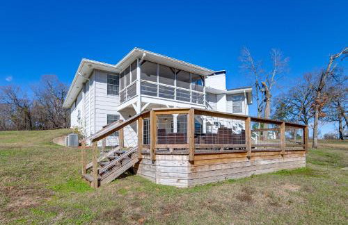 Lakeside Retreat Large Spacious Home with Game Room - Photo 36