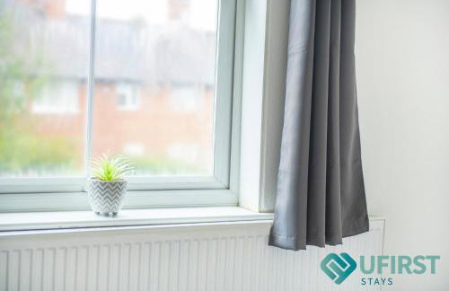 Bright 4 BR Home - Forest Fields - City Centre - Free Parking - WiFi - Close to Forest Rec - Sleeps 8 - Foto 27