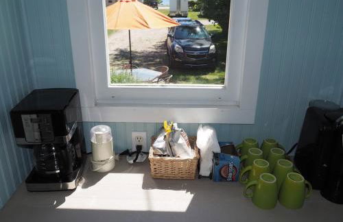 The Cute & Cozy - Lower Apt - Great Location! - Photo 24