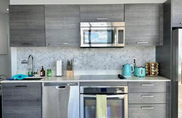 Art-filled Loft 180 Views, Rooftop Pool, Parking - Foto 11