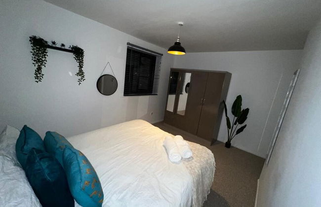 Impeccable 2-bed Apartment in Grays, London - Photo 8